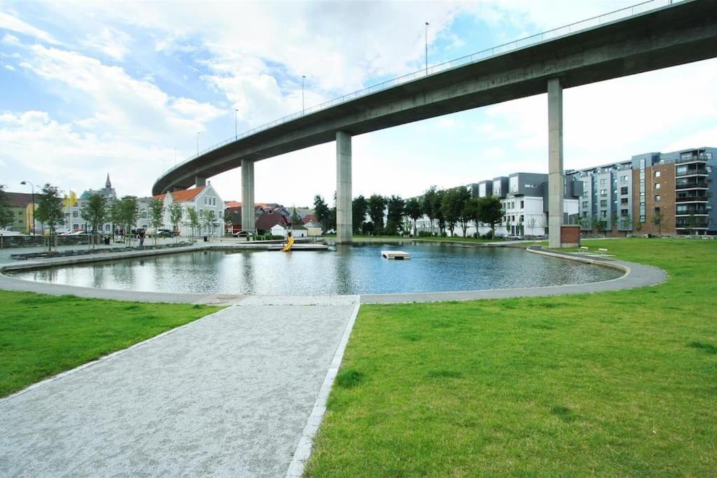 Lejlighed Spacious Waterfront With Free Parking - Upgraded 2024 Stavanger